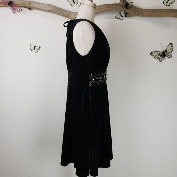 Jessica Howard sleeveless black  velvet dress - Picture 3 of 8
